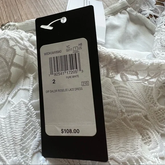 NWT GUESS off-shoulder dress - size 2 - Picture 15 of 16